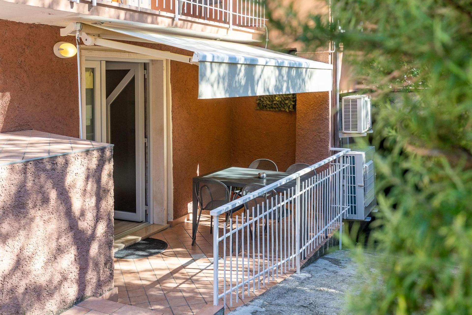 Hotel Garni Ischia Мальчезине Экстерьер фото