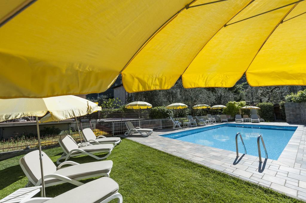 Hotel Garni Ischia Мальчезине Экстерьер фото
