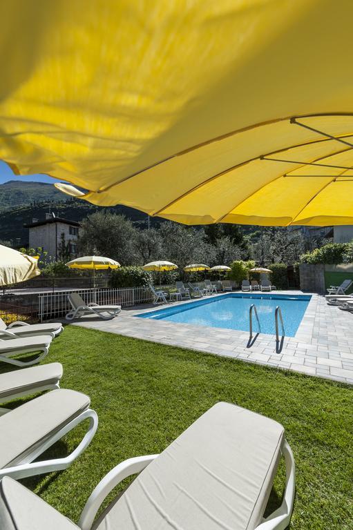Hotel Garni Ischia Мальчезине Экстерьер фото