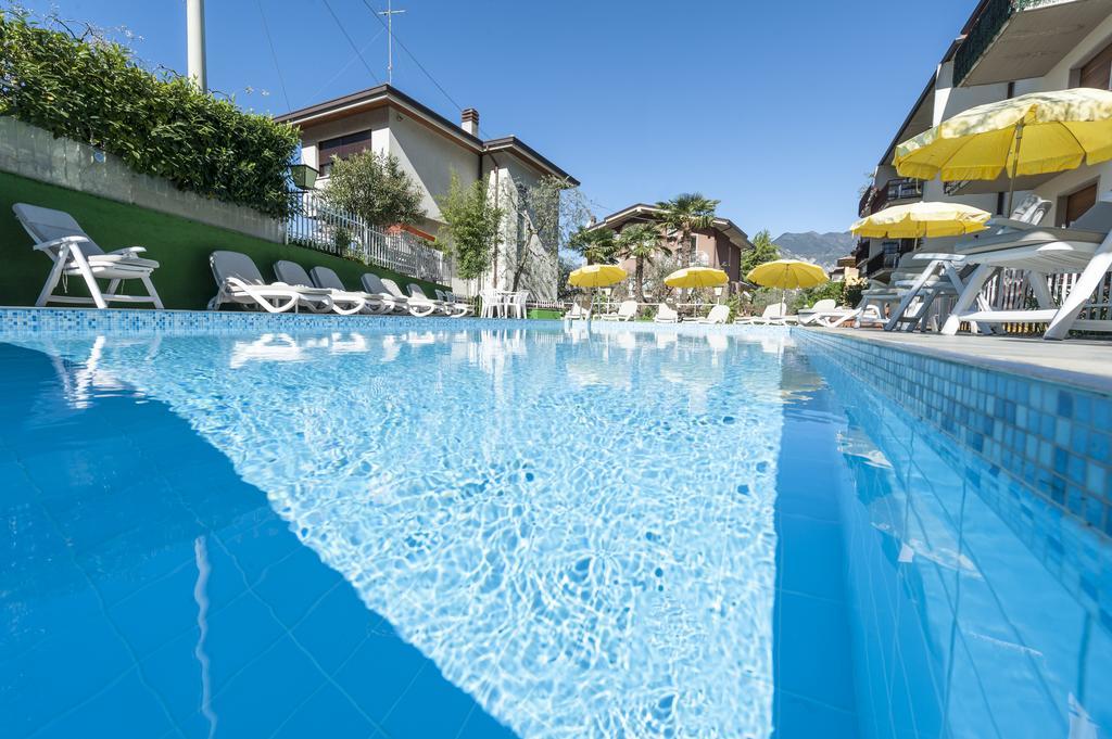 Hotel Garni Ischia Мальчезине Экстерьер фото