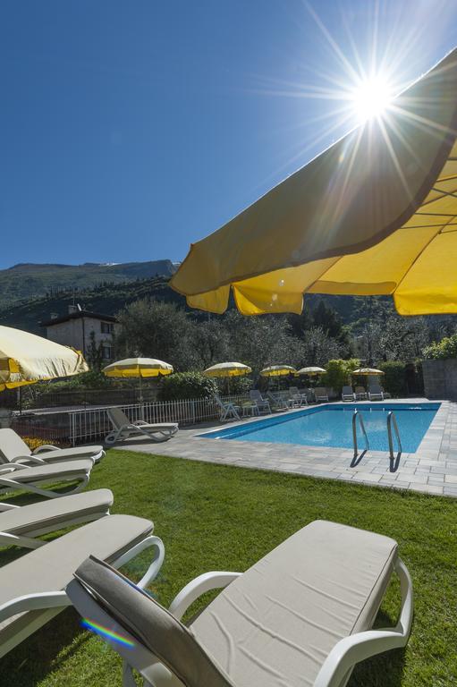 Hotel Garni Ischia Мальчезине Экстерьер фото